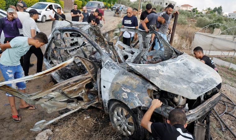 Filistin medyası: 'İsrail, hava saldırısında bir Hamas komutanını öldürdü'