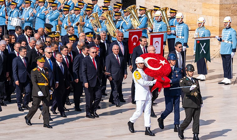 Zafer Bayramı'nın 102. yılı tüm yurtta coşkuyla kutlandı