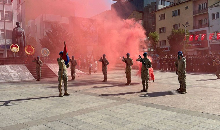 Zafer Bayramı'nın 102. yılı tüm yurtta coşkuyla kutlandı