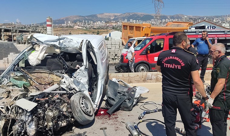 Kahramanmaraş'ta korkunç kaza: Kamyon ile çarpışan hafif ticari aracın sürücüsü öldü