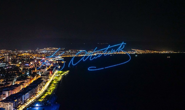 İzmir'de görsel şölen: 500 dron Körfez’de unutulmaz anlar yaşattı