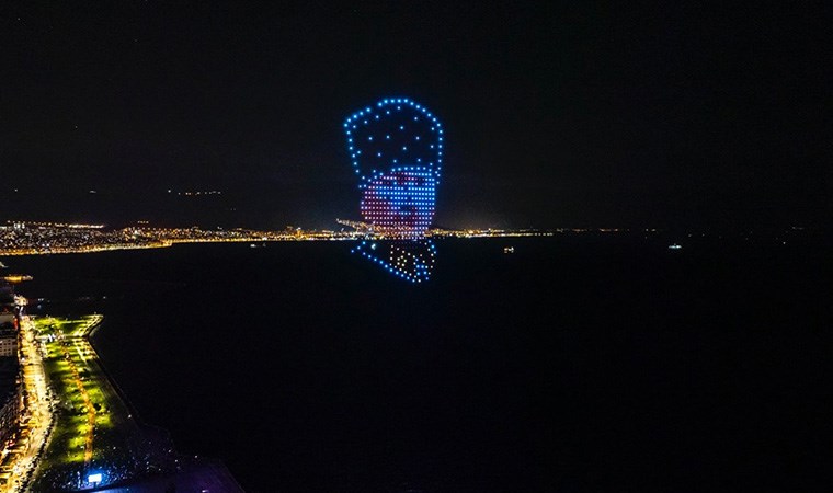 İzmir'de görsel şölen: 500 dron Körfez’de unutulmaz anlar yaşattı