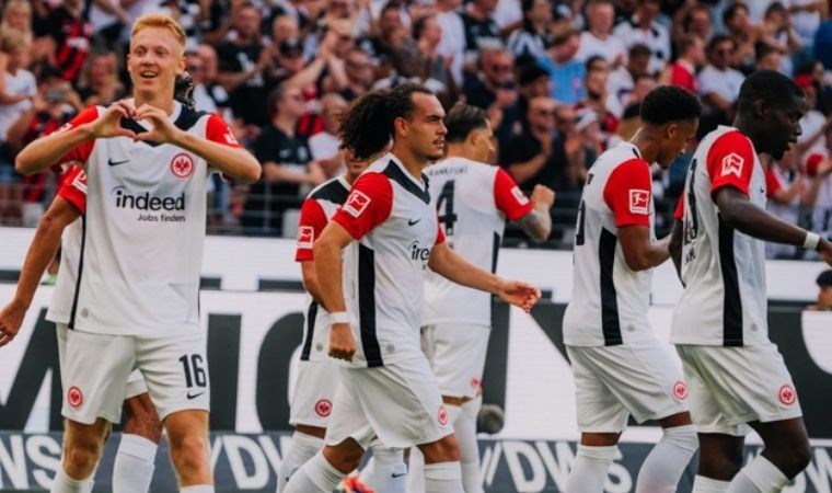 Eintracht Frankfurt sahasında 3 golle kazandı