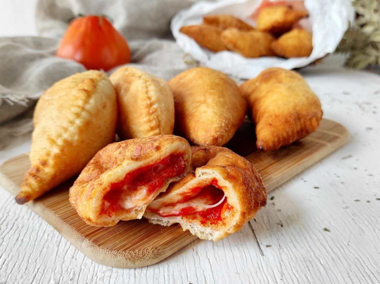 Çiböreği andıran enfes İtalyan sokak lezzeti: Panzerotti tarifi...