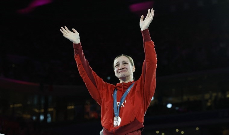 Tokyo 2020'deki başarısını tekrarladı: Buse Naz Çakıroğlu, Olimpiyat ikincisi