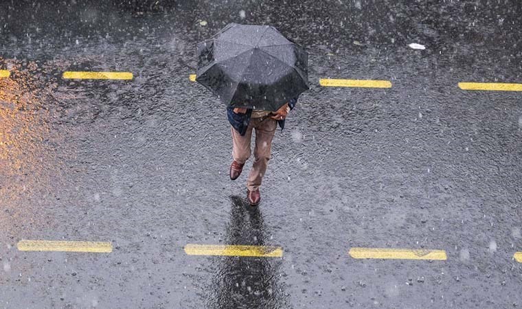 Meteoroloji'den İstanbul için sağanak uyarısı