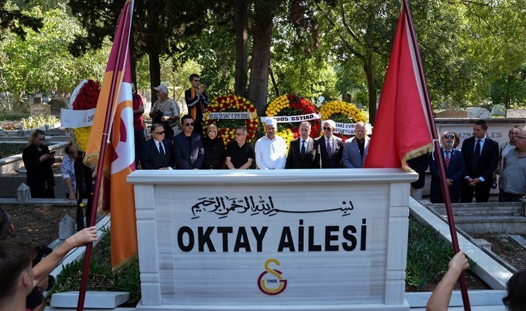 Metin Oktay, kabri başında anıldı