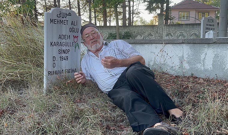 Başına geçip dua okuyor! Gördüğü rüyadan etkilendi, kendi mezar taşını yaptırdı