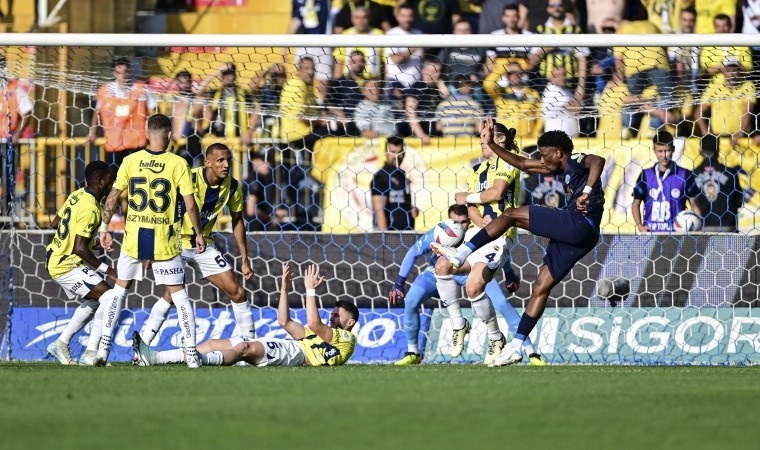 Fenerbahçe penaltı bekledi: Halil Umut Meler devam dedi!