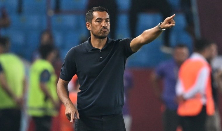 Giovanni van Bronckhorst'tan flaş sözler: 'Savunma hücumdan daha kolay'