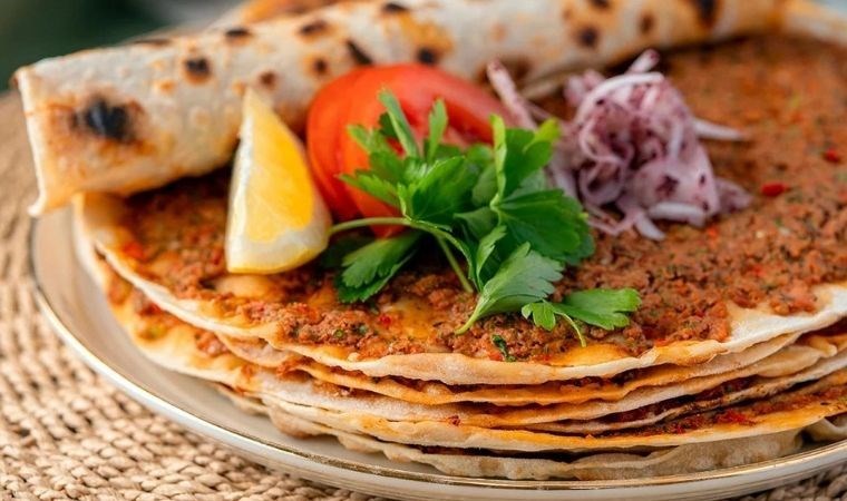 MasterChef lahmacun nasıl yapılır? Çıtır çıtır enfes lahmacun tarifi...