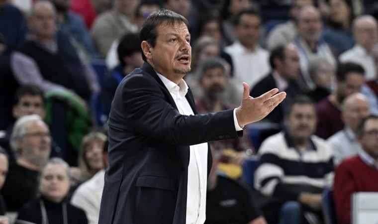 Lefkoşa'da skandal pankart: Ergin Ataman'dan ilk açıklama!