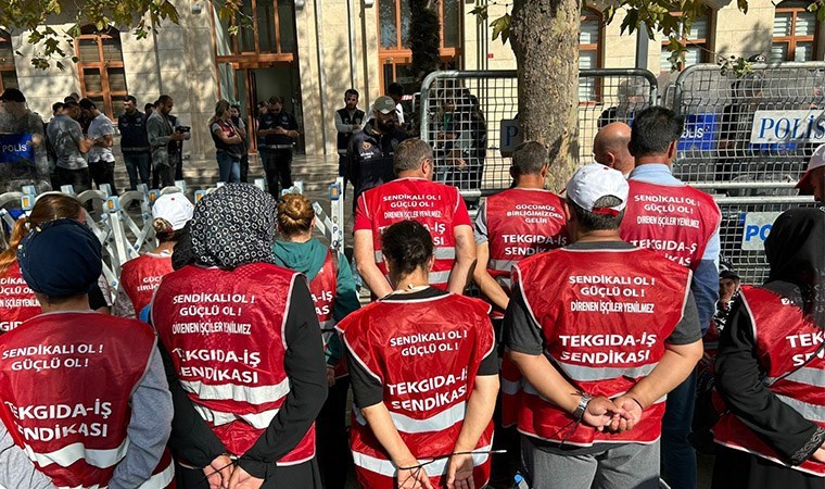 Polonez işçilerinden ters kelepçeli protesto