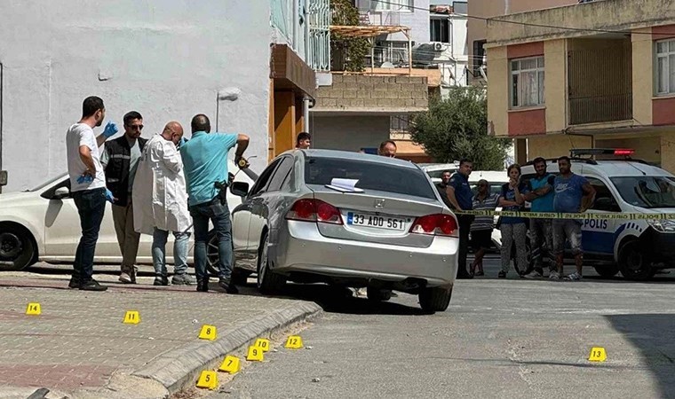 Mersin’de otomobile silahlı saldırı: Ağabey öldü, kardeşi ağır yaralı