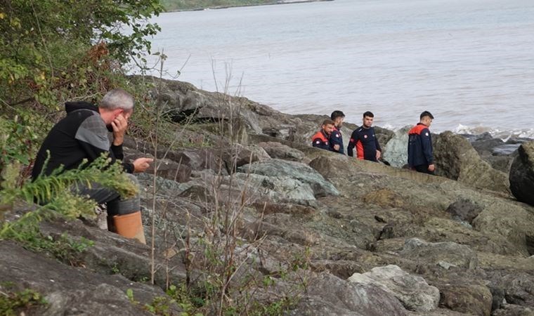 Trabzon’un Sürmene ilçesinde sel: Kaybolan şahsı arama çalışmaları sürüyor