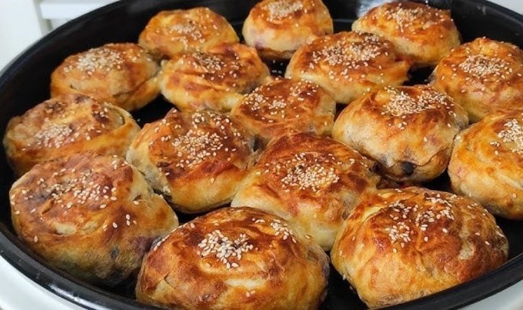 Beş çayının yıldızı: Patlıcanlı börek tarifi