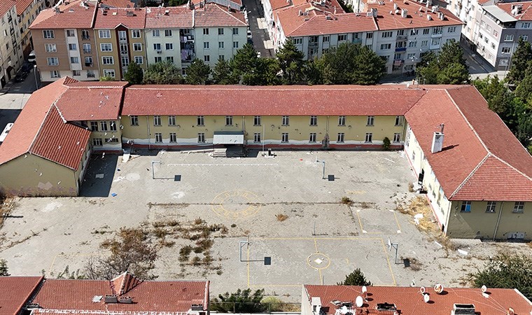 Boşaltılan İmam Hatip Lisesi 'uyuşturucu yuvası' oldu