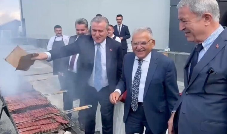 AKP'liler 'sucuk mangal' keyfi yaptı, sosyal medyada tepki yağdı: 'Millet evine ekmek götüremiyor...'