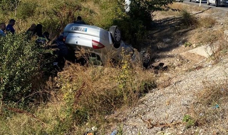 Kontrolden çıkan otomobil şarampole devrildi: 3’ü çocuk 7 yaralı