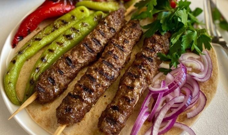 MasterChef Adana kebap nasıl yapılır? Enfes Adana kebap tarifi...