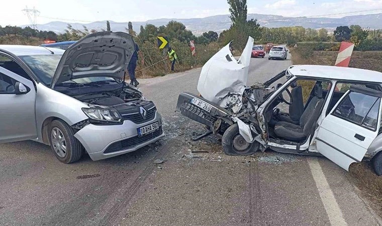 Savaştepe’de zincirleme trafik kazası: 3 yaralı