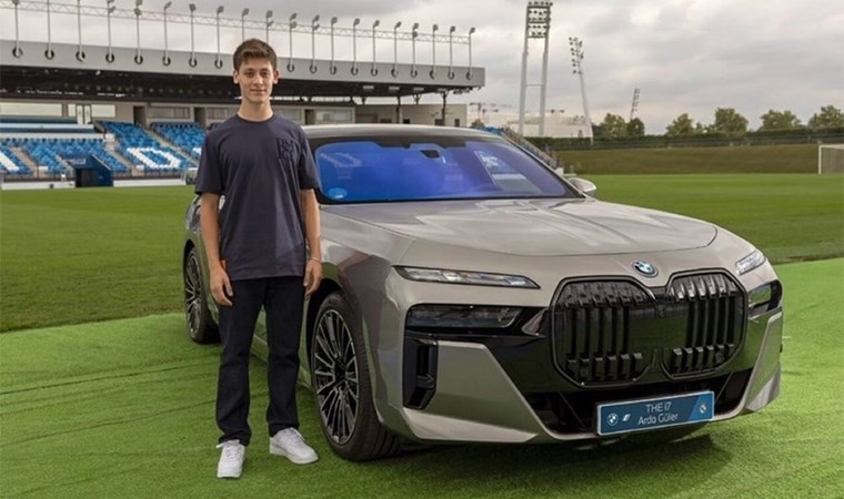 Arda Güler elektrikliye geçti: İşte Arda'ya hediye edilen BMW i7'nin teknik özellikleri ve fiyatı...