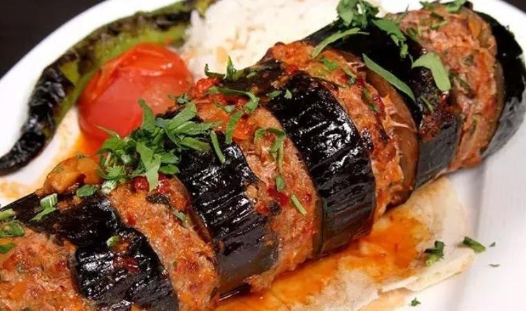 MasterChef fırında patlıcan kebabı nasıl yapılır? Enfes fırında patlıcan kebabı tarifi...