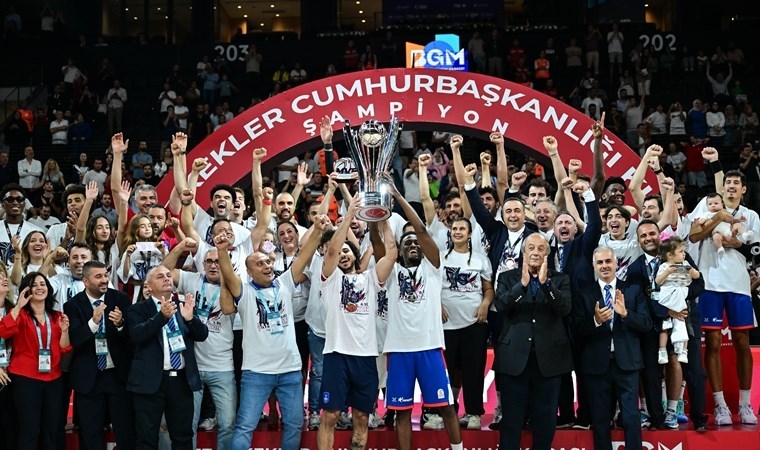 Üst üste 4. kez: Cumhurbaşkanlığı Kupası'nda şampiyon Anadolu Efes!