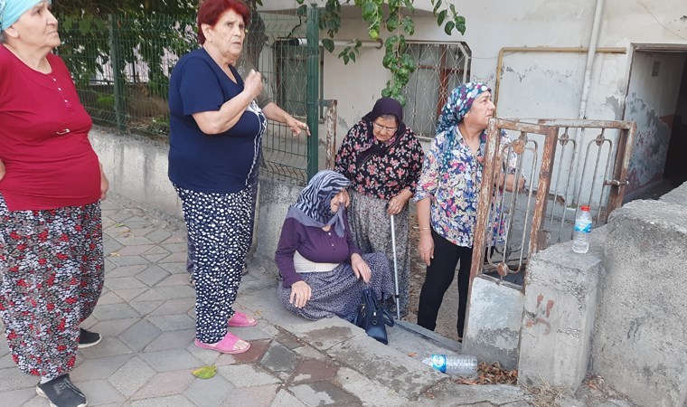 Oğlu ev yaktı, annesi gözyaşlarıyla yanan evi izledi