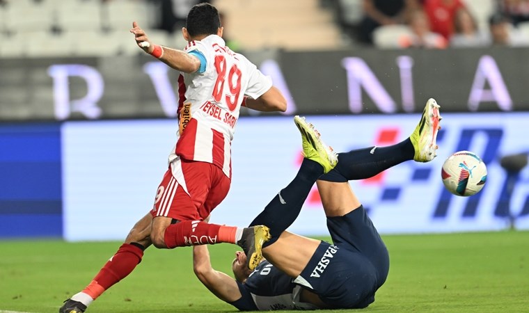 Eski hakemler, Antalyaspor - Fenerbahçe maçını değerlendirdi: Dzeko'nun pozisyonu penaltı mı?