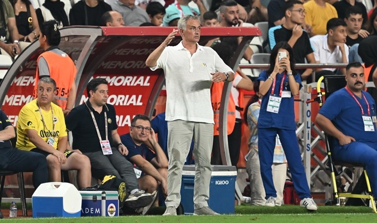 Mourinho, tepkisiyle dünya basınında gündem oldu: 'Dahi ve delilik'