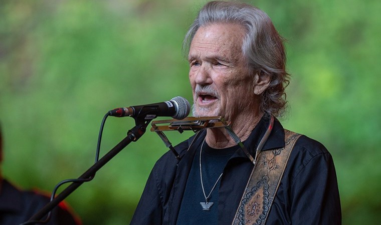 Country müziğin usta ismi Kris Kristofferson hayatını kaybetti