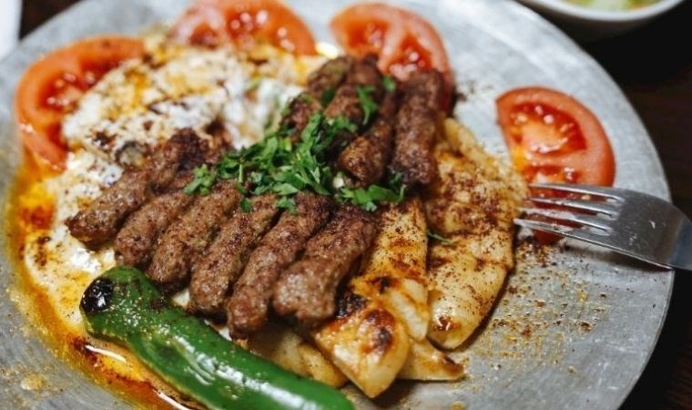 MasterChef Manisa Kebabı nasıl yapılır? Enfes Manisa Kebabı tarifi...