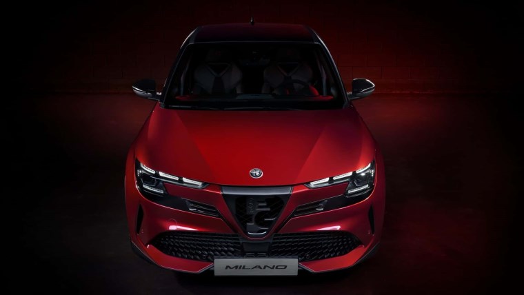 Alfa Romeo nefes kesen tasarımlara hayat vermeye devam ediyor: Son ödülü kazanan model 2025'te Türkiye'de! İşte tüm ayrıntılar...