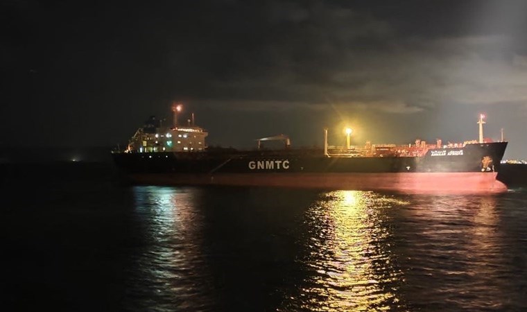 Çanakkale Boğazı'ndan geçen tanker 'makine arızası' yaptı