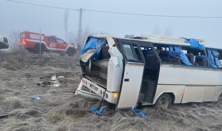 Malatya'da işçi servisi devrildi: 1'i ağır durumda 17 işçi yaralı