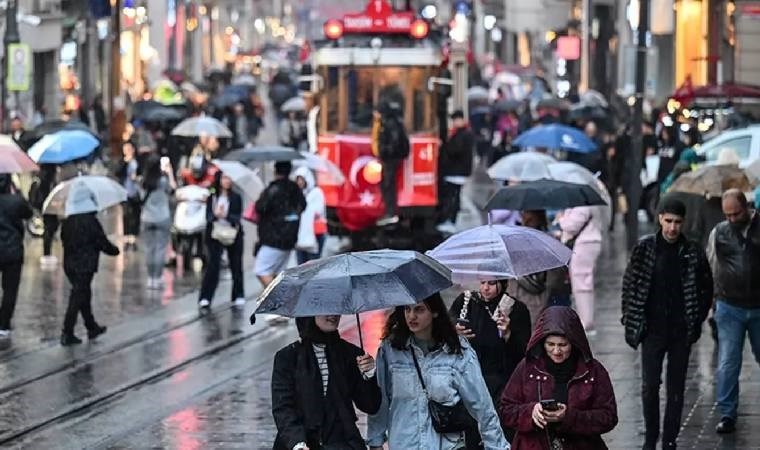 AKOM'dan kritik uyarı: 'İstanbul’da yeni haftada soğuk ve yağışlı hava etkili olacak'