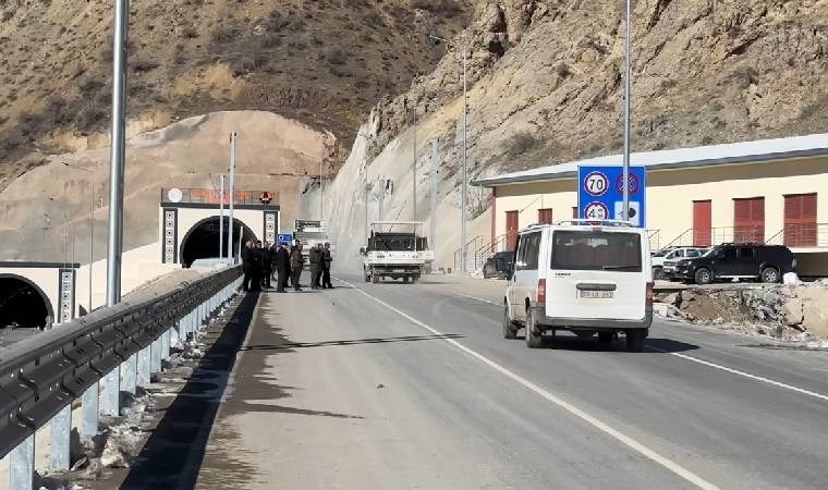 Hakkari'de yeni açılan tünelde kaza... Yaralılar var!