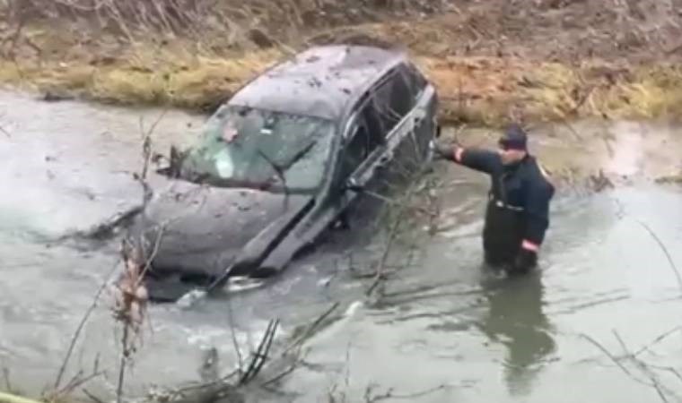 Çanakkale'de otomobil çaya düştü... Kayıp 1 kişi aranıyor