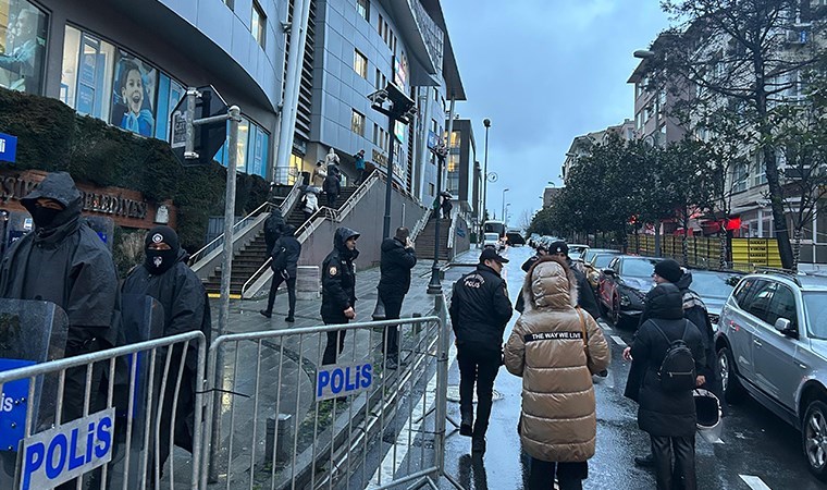 Başkan Rıza Akpolat gözaltında... Beşiktaş Belediyesi önünde polis yığını: Bariyer çekildi!