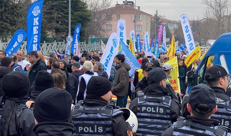 Kamu emekçileri Türkiye genelinde iş bıraktı: Bakanlığın kapısına dayandılar