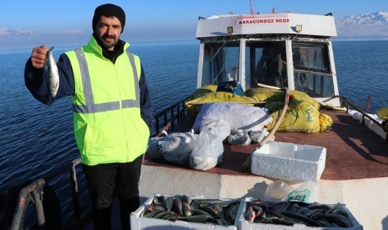 Bir zamanlar balığın olmadığı Erçek Gölü, şimdi balıkçıların geçim kaynağı