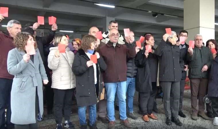 Soma'da geçinemediklerini söyleyen yurttaşlar, iktidara kırmızı kart gösterdi