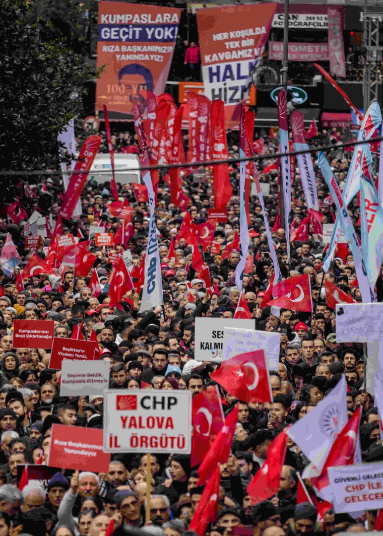 CHP’den demokrasi ve dayanışma mesajı