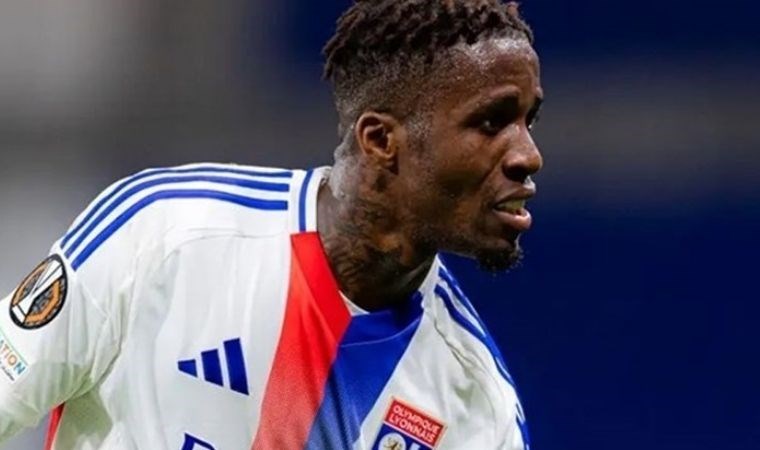 Fransızlar duyurdu! Wilfried Zaha, imzaya gidiyor!