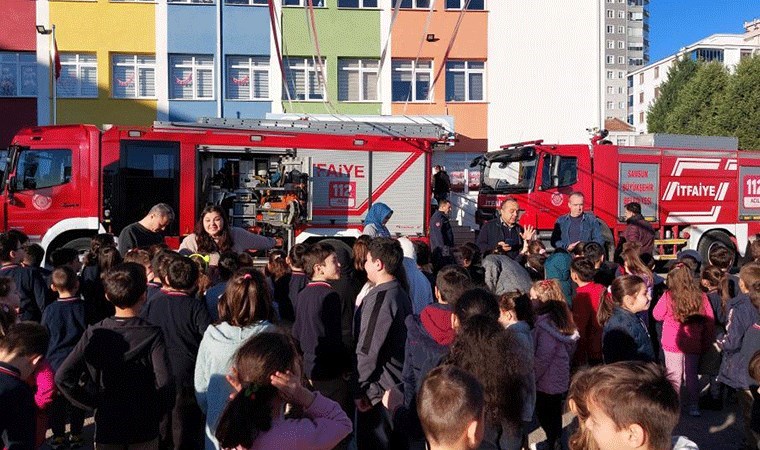 İlkokulda yangın paniği: Öğrenciler tahliye edildi!