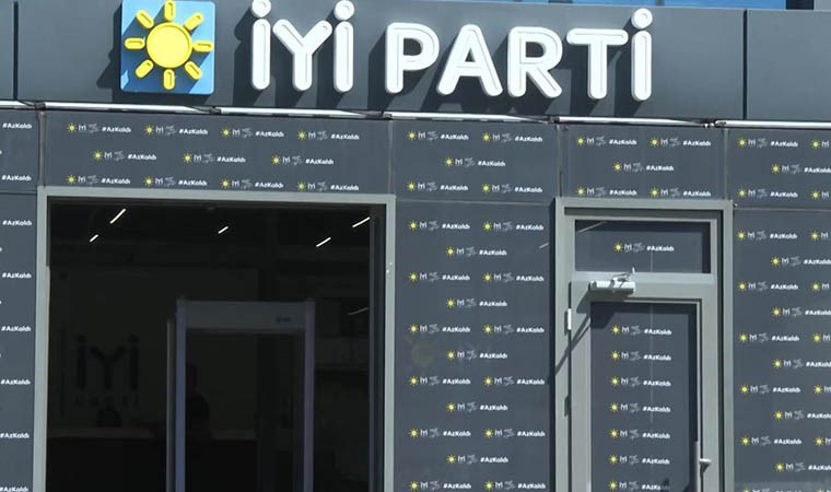 İYİ Parti'de bir günde üç istifa: Isparta Gelendost Belediye Başkanı Mustafa Özmen istifa etti