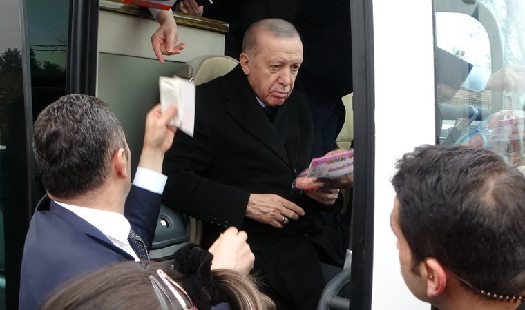 Erdoğan'a 'Evim yok' dedi, korumalar uzaklaştırdı