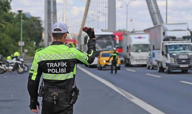 Bakan Yerlikaya duyurdu... Hız ihlalinde binlerce sürücüye ceza!