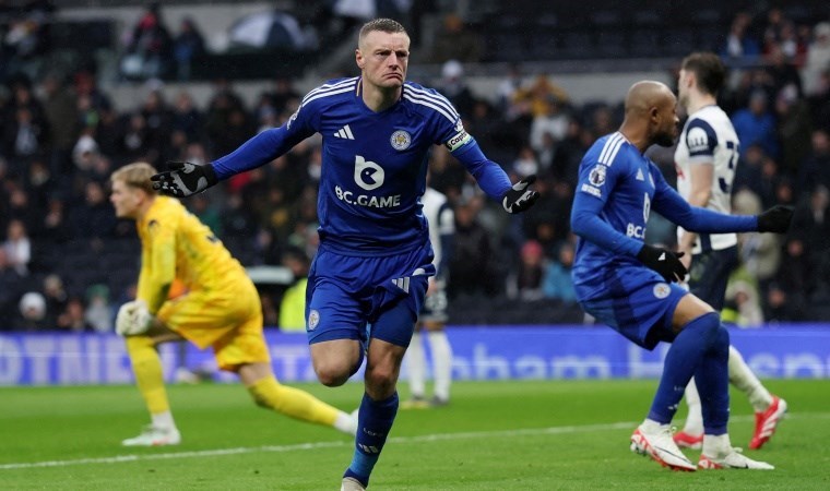 Leicester City, Tottenham'ı geriden gelerek devirdi!